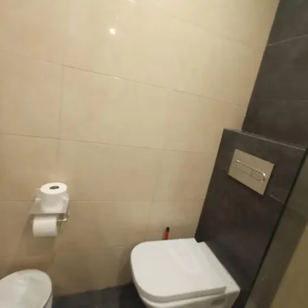 Private On Tamarit Street Хостел *